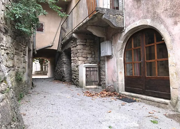 Maison De Village Au Coeur Des Remparts